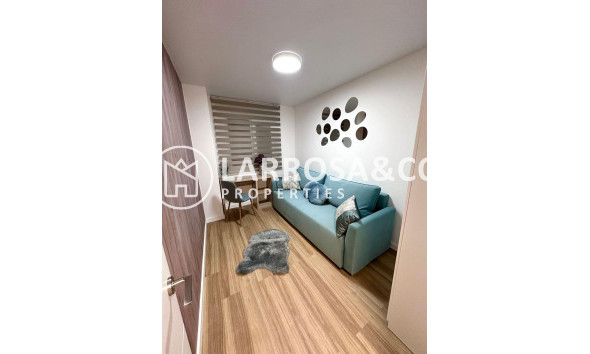 Resale - Apartment - Torrevieja - Estacion de autobuses