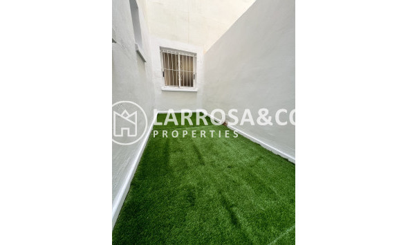 Resale - Apartment - Torrevieja - Centro