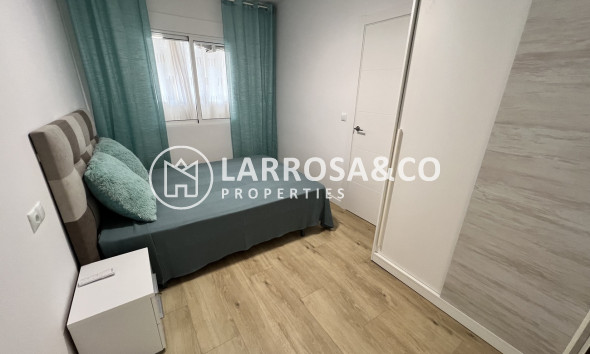 Resale - Apartment - Torrevieja - Centro