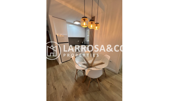 Resale - Apartment - Torrevieja - Centro