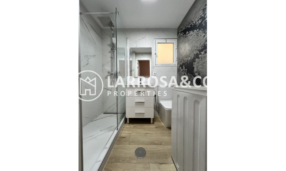 Resale - Apartment - Torrevieja - Centro