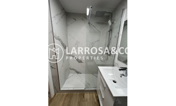 Resale - Apartment - Torrevieja - Centro