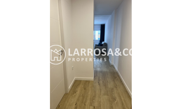 Resale - Apartment - Torrevieja - Centro