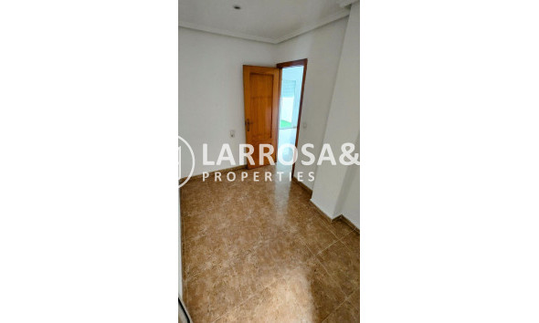 Resale - Apartment - Torrevieja - Los Locos Beach