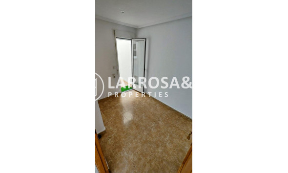 Resale - Apartment - Torrevieja - Los Locos Beach