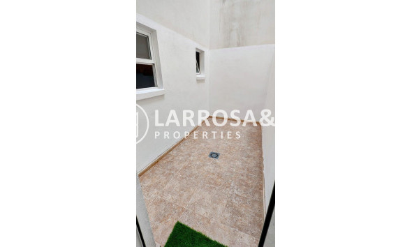 Resale - Apartment - Torrevieja - Los Locos Beach