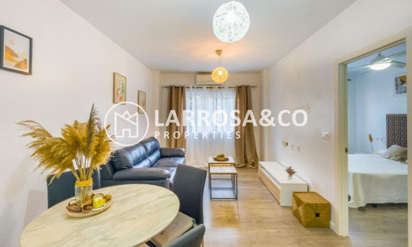 Resale - Apartment - Torrevieja - Estacion de autobuses