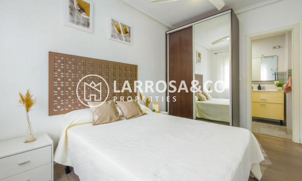 Resale - Apartment - Torrevieja - Estacion de autobuses
