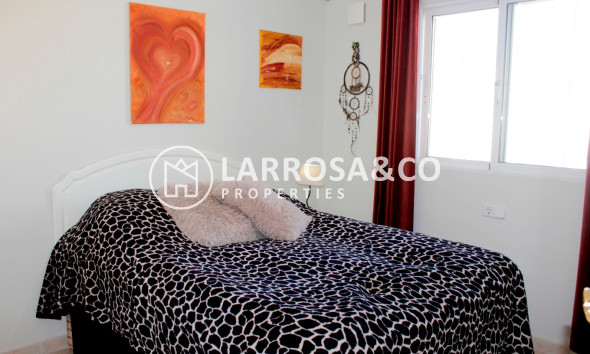 Resale - Detached House/Villa - Villamartín - Costa Blanca