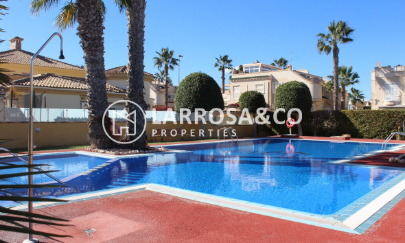 Resale - Detached House/Villa - Villamartín - Costa Blanca