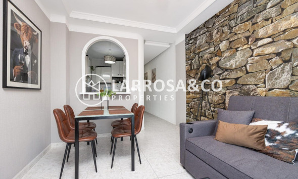 Resale - Apartment - Torrevieja - Estacion de autobuses