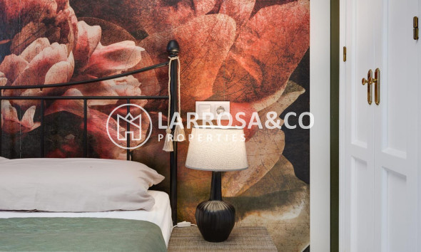 Resale - Apartment - Torrevieja - Estacion de autobuses