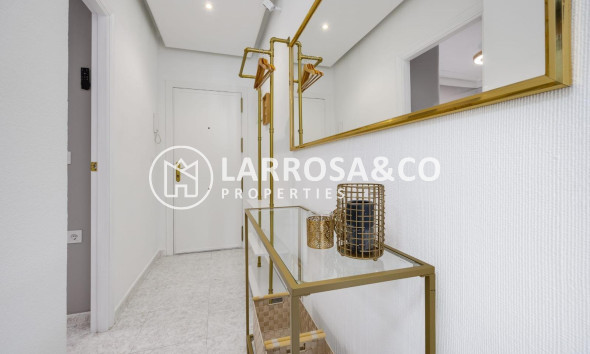 Resale - Apartment - Torrevieja - Estacion de autobuses