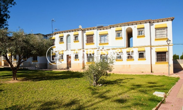 Resale - Apartment - Villamartín - Costa Blanca