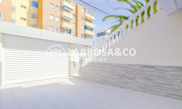 A Vendre - Semi-detached house - Torrevieja - Punta Prima