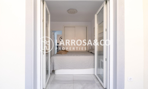 A Vendre - Semi-detached house - Torrevieja - Punta Prima