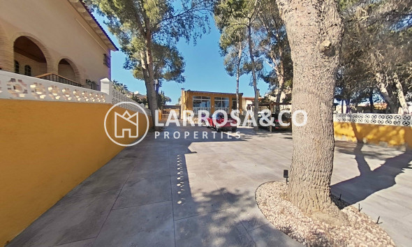 Herverkoop - Villa - Torrevieja - Los Balcones