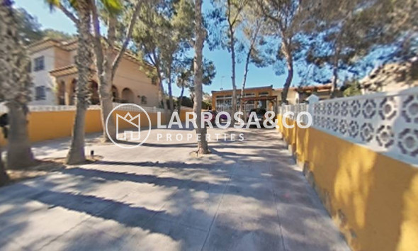 Herverkoop - Villa - Torrevieja - Los Balcones