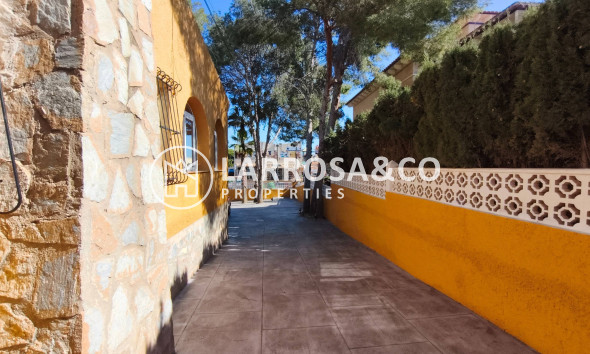 Herverkoop - Villa - Torrevieja - Los Balcones