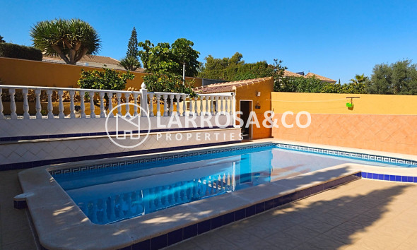 Herverkoop - Villa - Torrevieja - Los Balcones