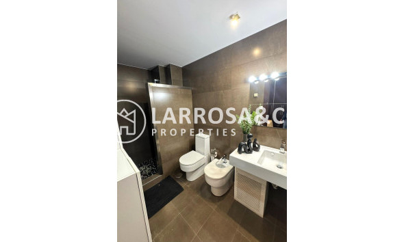 Resale - Apartment - Torrevieja - Centro