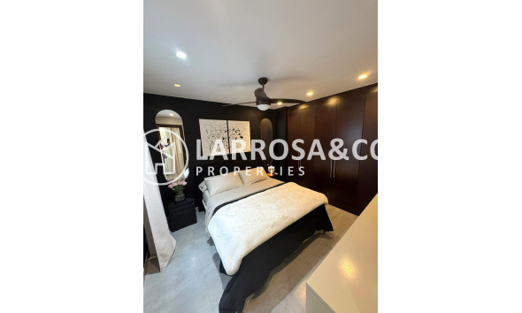 Resale - Apartment - Torrevieja - Centro