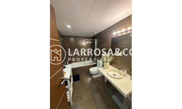 Resale - Apartment - Torrevieja - Centro