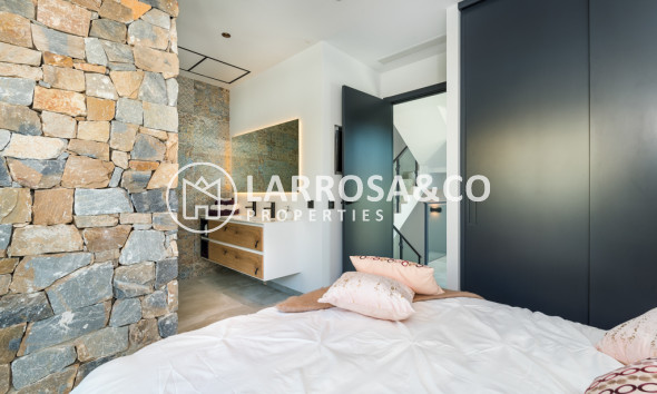 obra-nueva-villa-rojales-dormitorio-1-armario-on2115