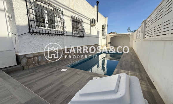 Resale - Detached House/Villa - Villamartín - Costa Blanca