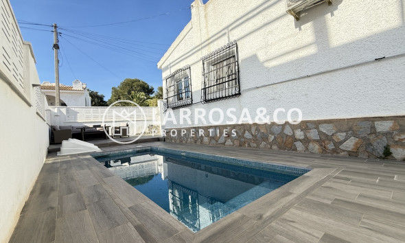 Resale - Detached House/Villa - Villamartín - Costa Blanca
