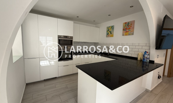 Resale - Detached House/Villa - Villamartín - Costa Blanca