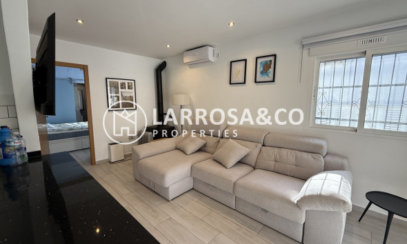 Resale - Detached House/Villa - Villamartín - Costa Blanca