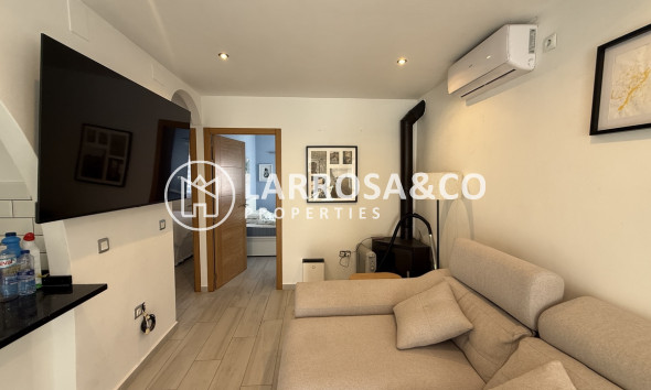 Resale - Detached House/Villa - Villamartín - Costa Blanca