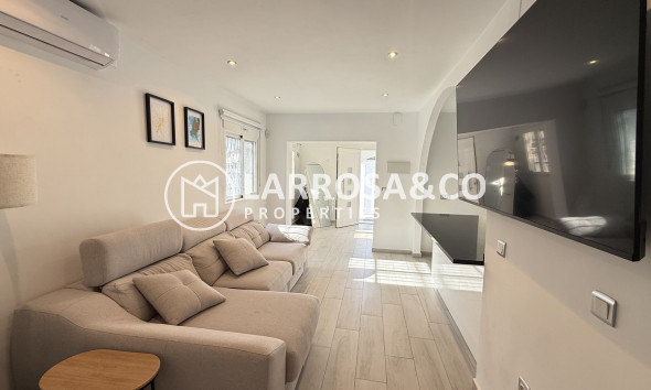 Resale - Detached House/Villa - Villamartín - Costa Blanca