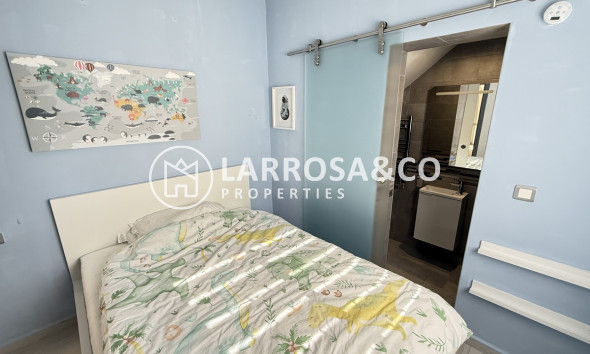 Resale - Detached House/Villa - Villamartín - Costa Blanca