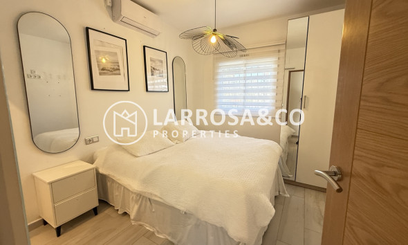 Resale - Detached House/Villa - Villamartín - Costa Blanca