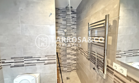 Resale - Detached House/Villa - Villamartín - Costa Blanca