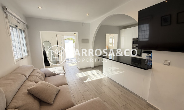 Resale - Detached House/Villa - Villamartín - Costa Blanca