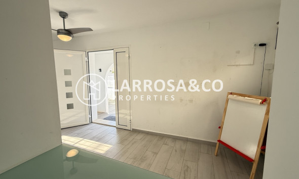 Resale - Detached House/Villa - Villamartín - Costa Blanca