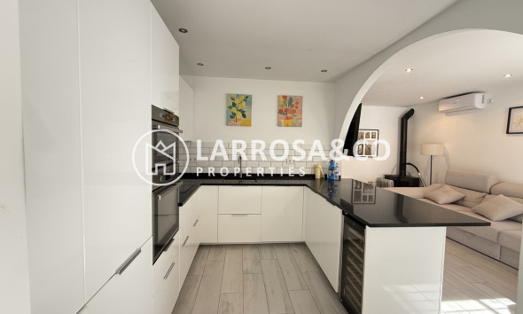 Resale - Detached House/Villa - Villamartín - Costa Blanca