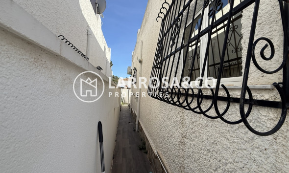 Resale - Detached House/Villa - Villamartín - Costa Blanca