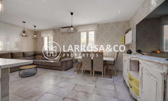 Resale - Semi-detached house - Torrevieja - Centro