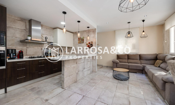 Resale - Semi-detached house - Torrevieja - Centro