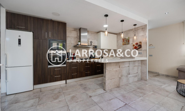 Resale - Semi-detached house - Torrevieja - Centro