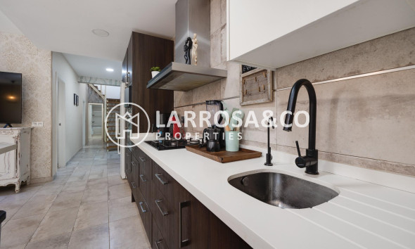 Resale - Semi-detached house - Torrevieja - Centro