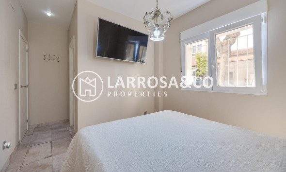 Resale - Semi-detached house - Torrevieja - Centro