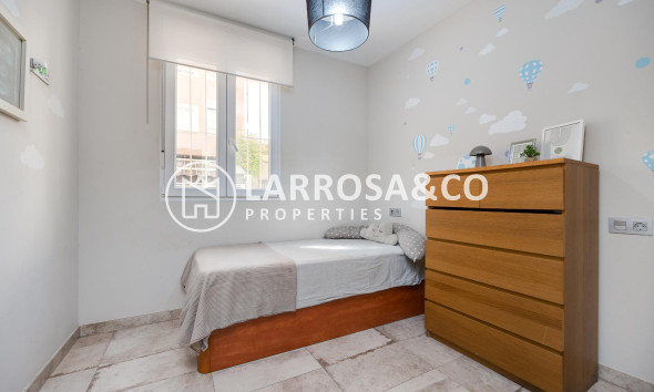 Resale - Semi-detached house - Torrevieja - Centro