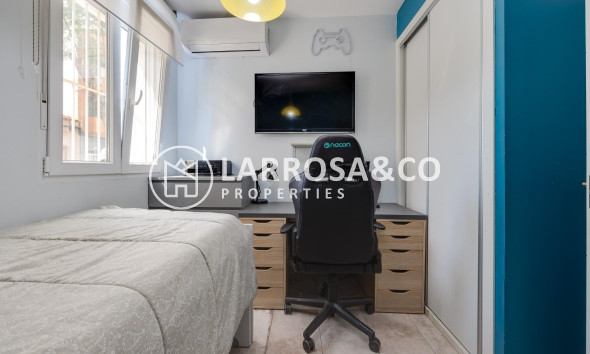 Resale - Semi-detached house - Torrevieja - Centro