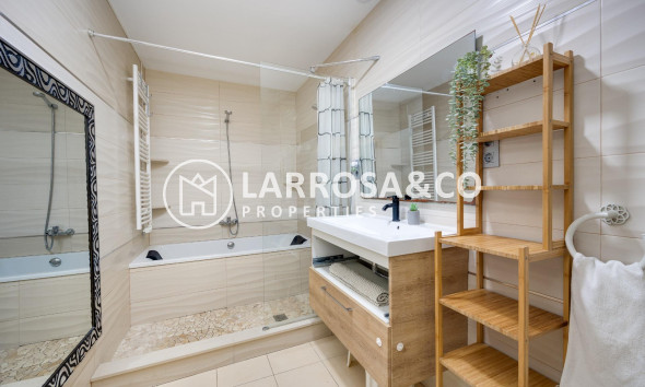 Resale - Semi-detached house - Torrevieja - Centro