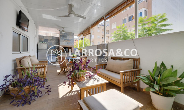 Resale - Semi-detached house - Torrevieja - Centro